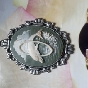 Pendent A Dolphin Cameo